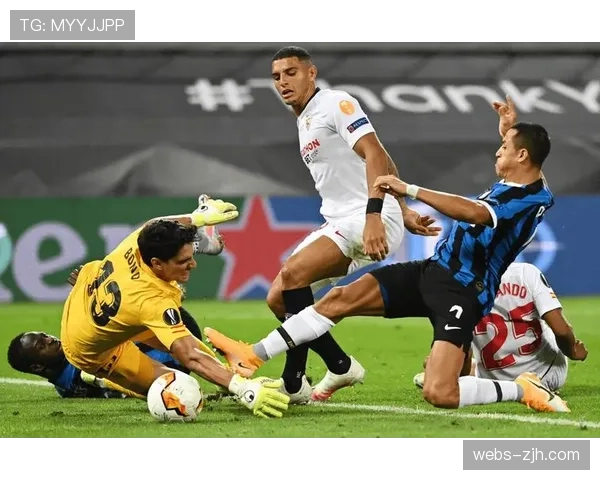 镜头记录：看到自己离谱的传中飞出底线，塞尔塔边锋阿斯帕斯掩面叹息